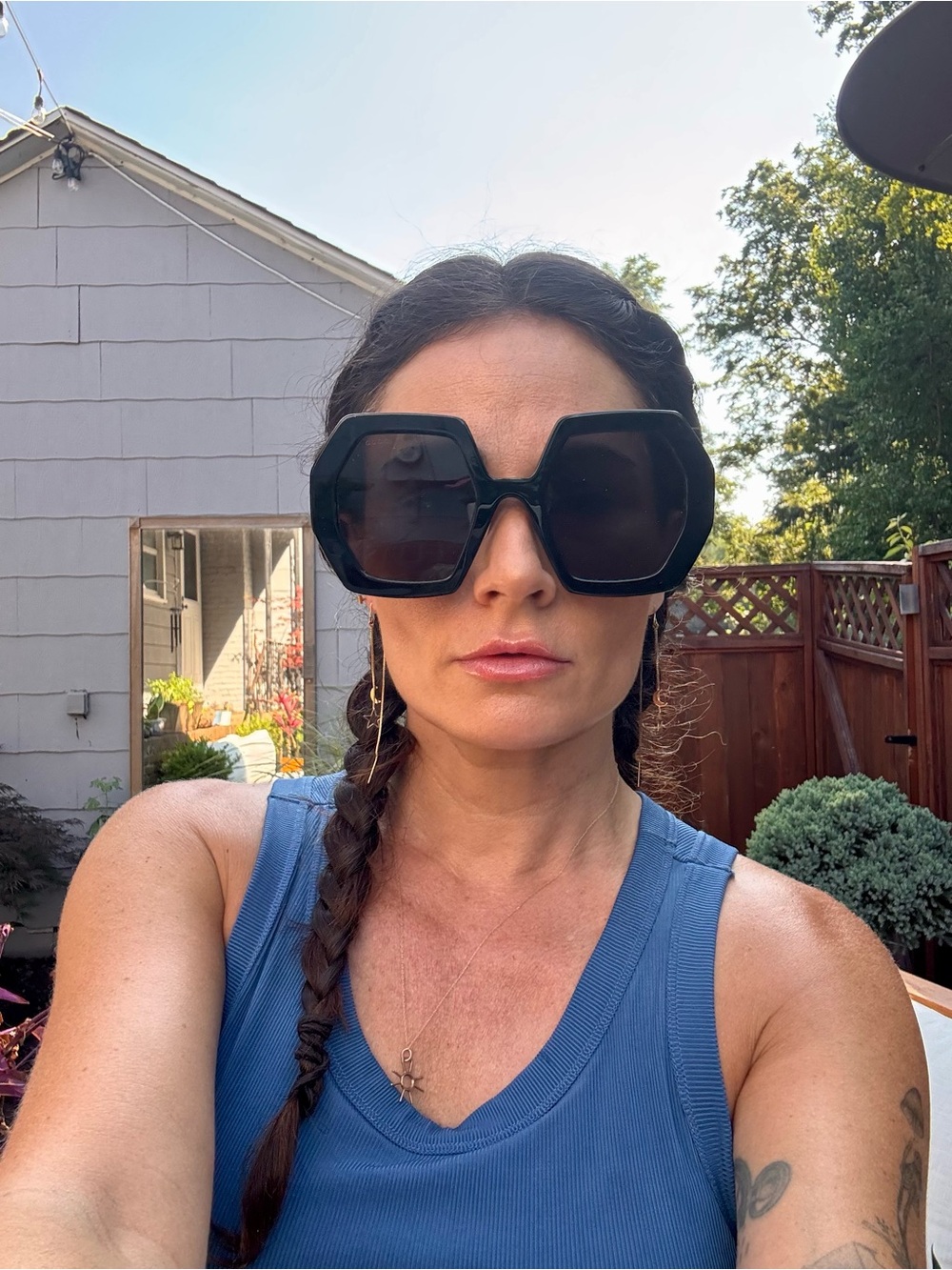 Authentic Gucci Black Hexagonal Sunglasses with Dark Lenses - Picture 3 of 3